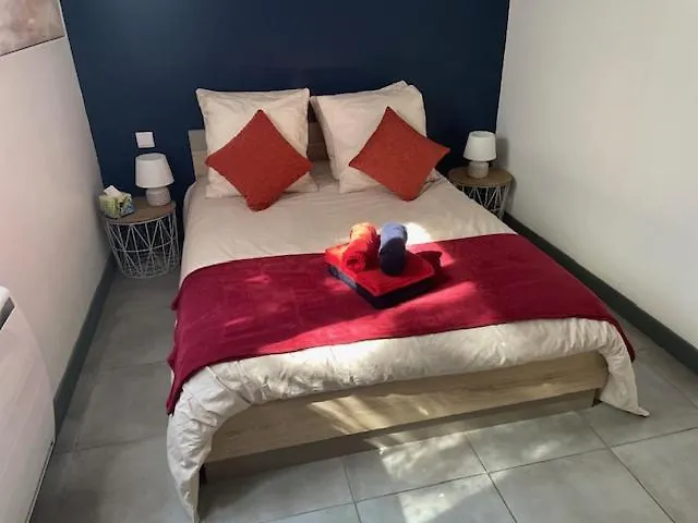 Сasa de vacaciones Charmante Maison Jonzac